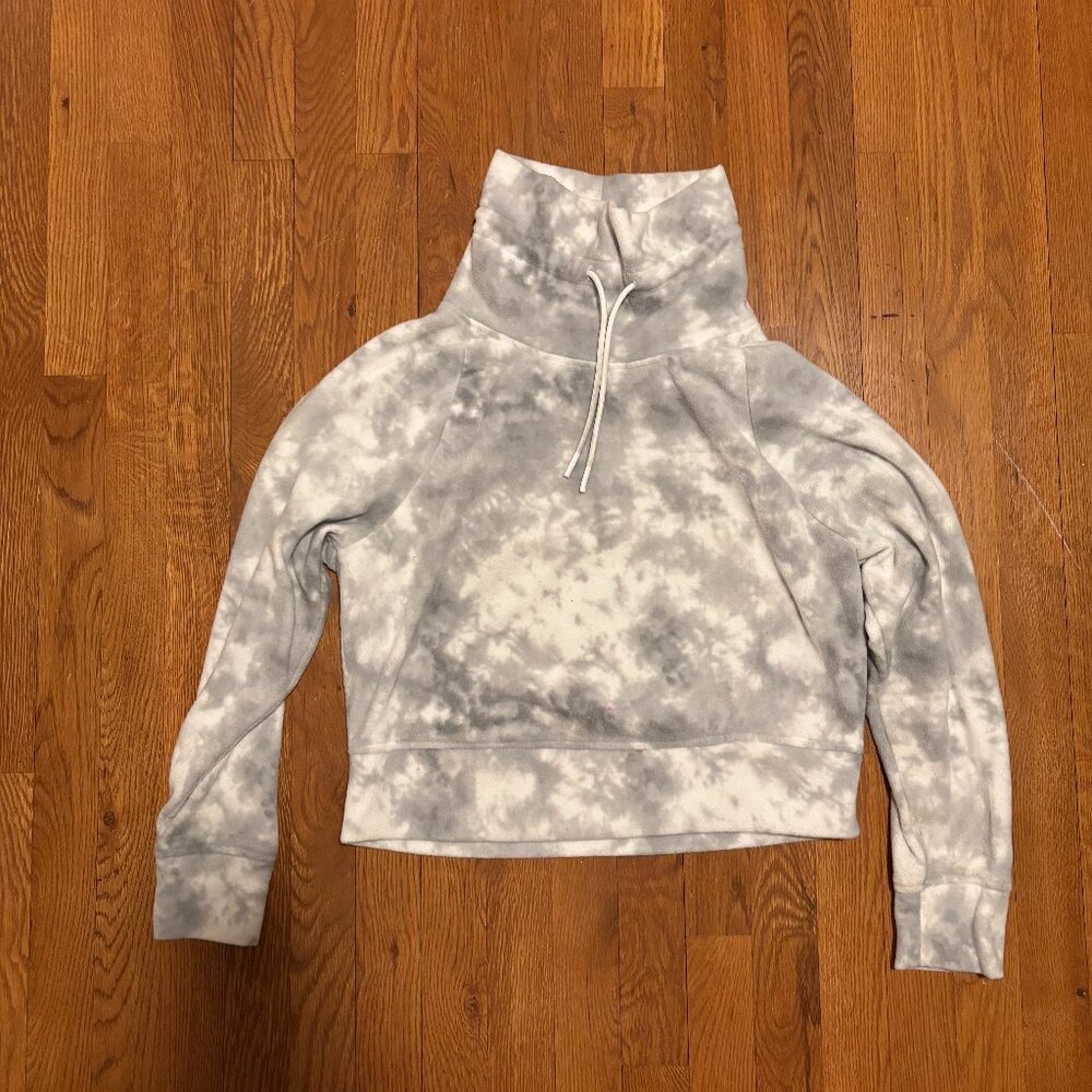 tie dye grey and white sweater